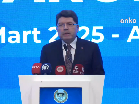 İmamoğlunun həbsini Ərdoğanla əlaqələndirənlər həddi aşırlar - Nazir