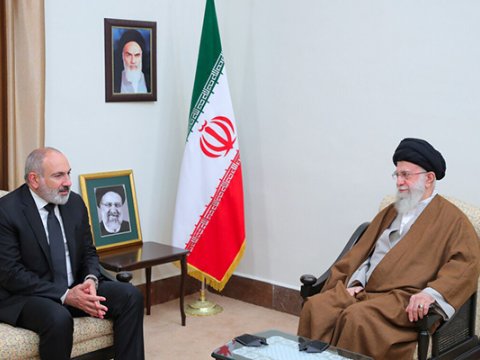 Paşinyan Xamneiyə məktub yazdı