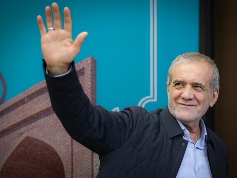 Pezeşkian Novruzu qeyd edən ölkələrin liderlərini təbrik etdi