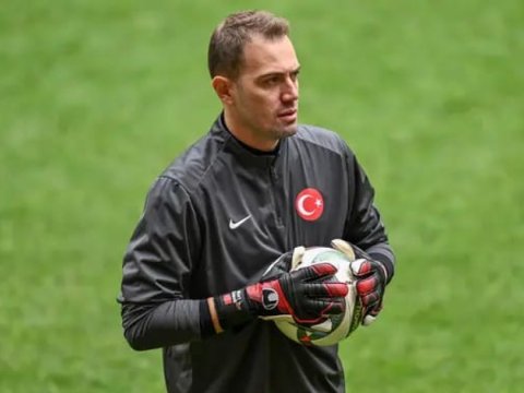 Türkiyə millisinin heyətində dəyişiklik