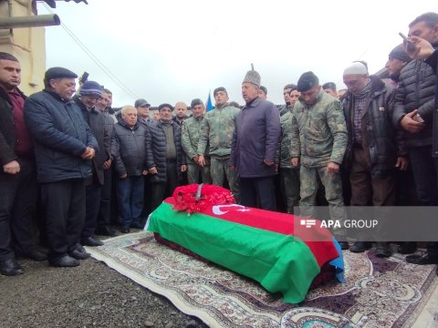 Qar uçqununda həlak olmuş əsgərimizlə vida mərasimi&nbsp;