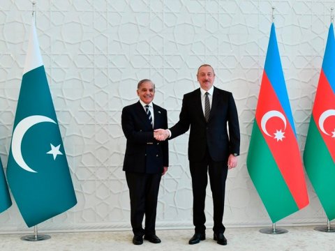 İlham Əliyevdən Pakistanın Baş nazirinə TƏBRİK