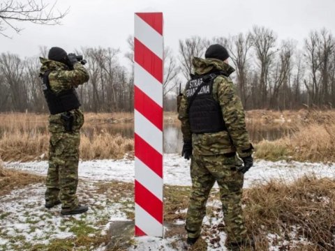 Polşa Belarusla sərhədə əlavə əsgər&nbsp;TOPLAYIR