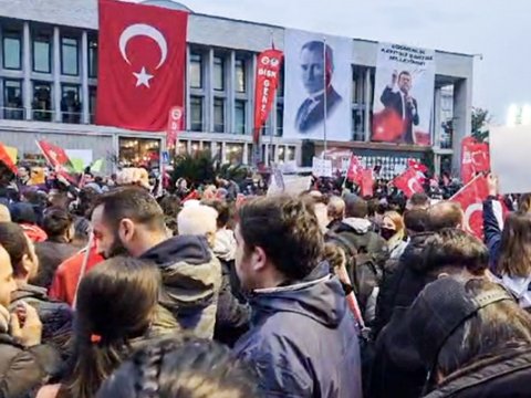 Türkiyədəki aksiyalarda mindən çox etirazçı saxlanılıb