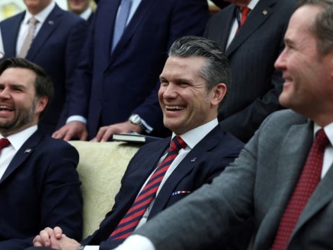 ABŞ-də&nbsp;qalmaqal - Jurnalistin olduğu qrupda&nbsp;müharibə planı AÇIQLANDI&nbsp;