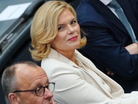 Keçmiş nazir Almaniya parlamentinə sədr seçildi