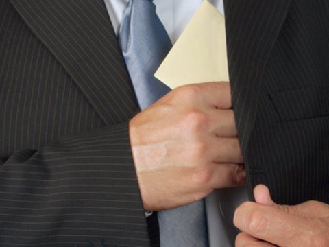 İcra başçısı olmaq üçün 20 min manat verdi - DƏLƏDUZLUQ