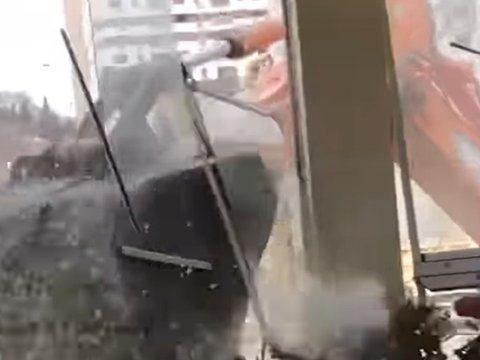 Bakıda yaşayış olan evi qanunsuz sökdülər - İki nəfər TUTULDU (VİDEO)