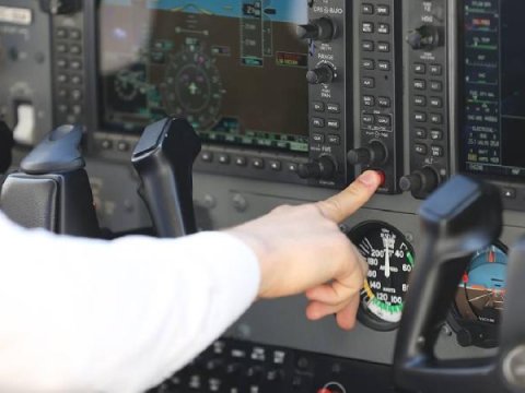 Pilot pasportunu götürmədi: təyyarə geri qayıtdı