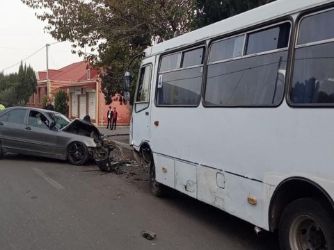 Sərnişin avtobusu&nbsp;"Toyota" ilə&nbsp; toqquşdu - Yaralılar var