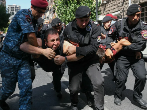 Ermənistan müxalifətində kütləvi həbslər