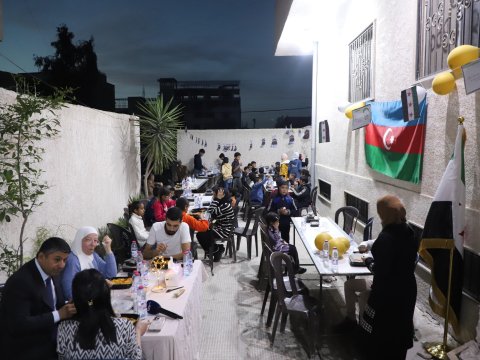 Azərbaycan Suriyada kimsəsiz uşaqlar üçün iftar süfrəsi açdı - FOTO