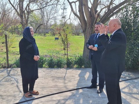 Səyyad Salahlı şəhid ailələri ilə bayramlaşdı &ndash; FOTOLAR