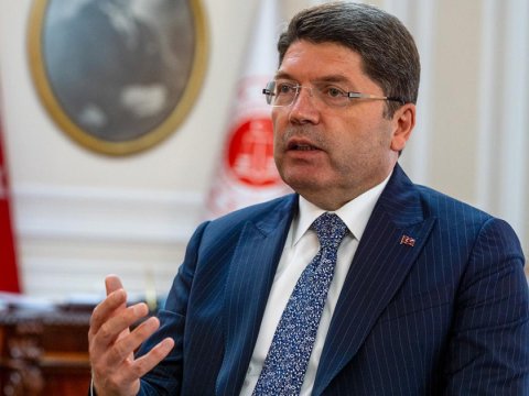 Bu sənəd Türkiyənin daxili işlərinə qarışmağa yönəlib