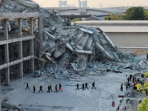 Zəlzələdə ölənlərin sayı 1000 nəfəri ötdü