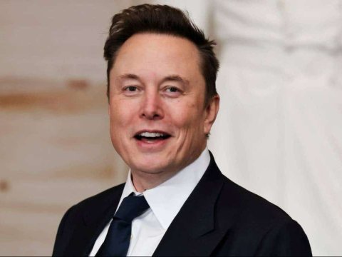 İlon Mask X-i satdı