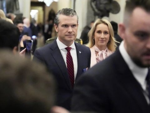 Gizli görüşlərə arvadını da aparırmış