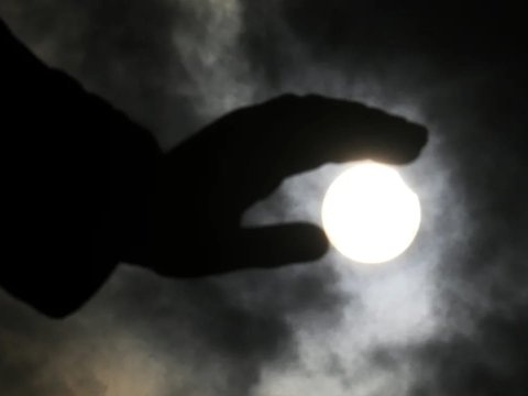 İlin ilk Günəş tutulması FOTOLARDA