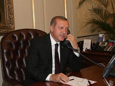 Ərdoğan Pezeşkianla danışdı