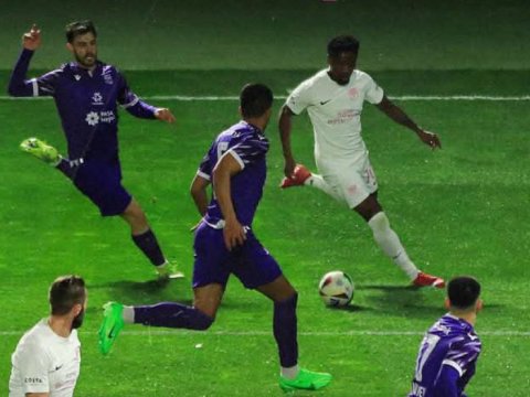 6 qol vurulan oyun heç-heçə bitdi