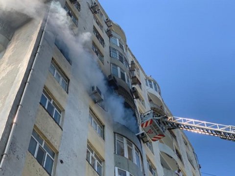 Bakıda çoxmərtəbəli binada YANĞIN