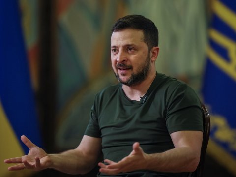 Zelenski ötən il nə qədər qazanıb?