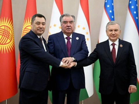 Üç lider arasında tarixi görüş: bəyannamə imzalandı - FOTO