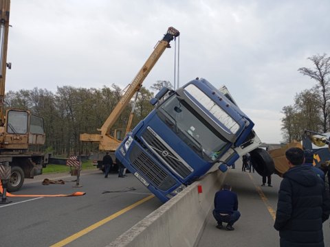 Masallıda TIR aşdı: tıxac yarandı - Hadisə yerindən GÖRÜNTÜLƏR