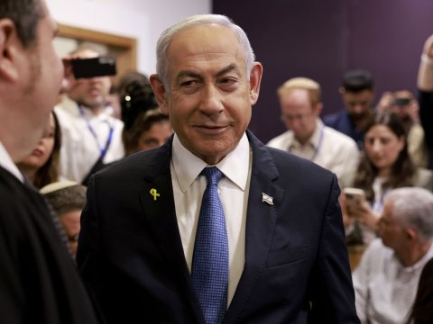 Netanyahunun iki yaxın adamı həbs edildi