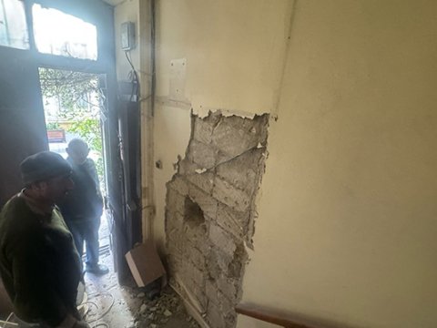 Bu evə pəncərədən daxil olurlar? - AÇIQLAMA