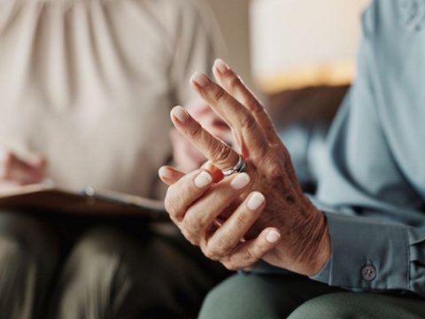 Boz boşanma - Azərbaycanda ayrılan yaşlıların sayı artır