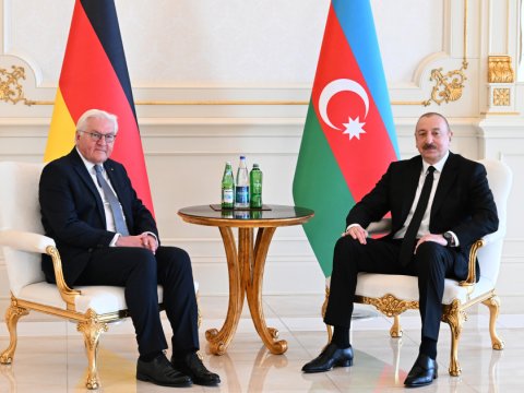 Prezidentlərin təkbətək görüşü BAŞLADI