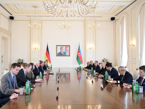 İlham Əliyev Ştaynmayerlə geniş tərkibdə görüşdü