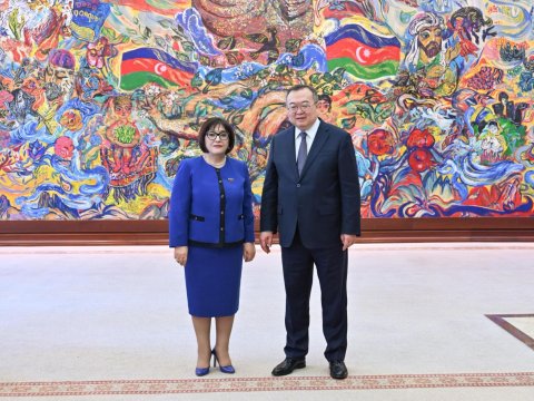 Spiker Çin nümayəndələri ilə müzakirələr apardı - FOTO