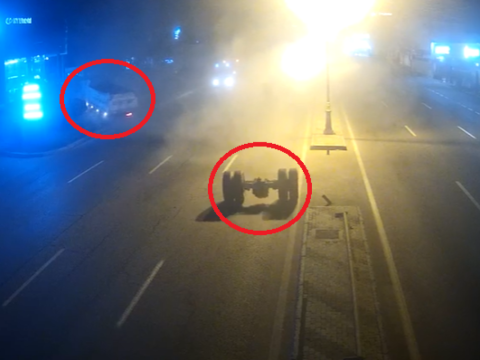 Bakıda yük avtomobili aşdı&nbsp;- VİDEO