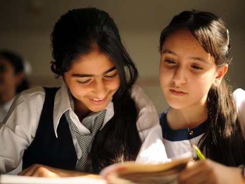 Azərbaycanda təhsil alan qızların sayı AÇIQLANDI