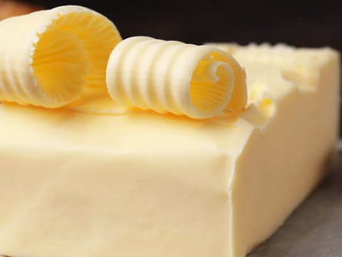 Üzərində kərə yağı yazılıb, içindən bitki yağı çıxdı - FOTO