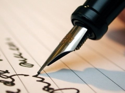 Şeir yazan partiya sədrləri:&nbsp;Aydan səni soruşuram,&nbsp;Sən də soruş sevgilim...