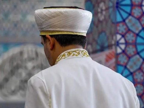 Azərbaycanda molla arvadını ÖLDÜRDÜ