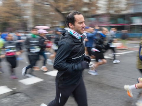 Marafonda iki idmançının&nbsp;ürəyi dayandı