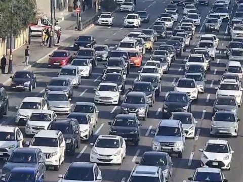 Bakının 20 küçəsində tıxac var