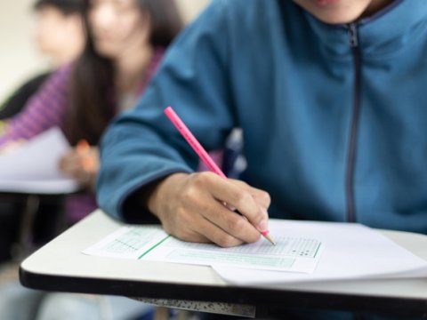 Buraxılış imtahanında 10 şagirdin nəticəsi LƏĞV OLUNDU