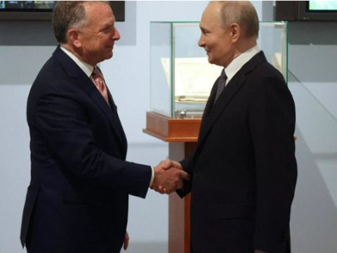 Putin Trampın nümayəndəsi ilə görüşdü