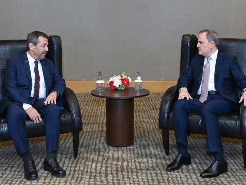 Bayramov Şimali Kiprli həmkarı ilə regionu müzakirə etdi