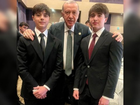 Ərdoğan Prezidentin nəvələri ilə