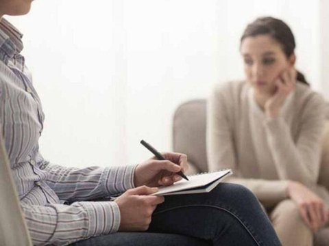 Psixoloqa gedənlərə niyə &ldquo;dəli&rdquo; kimi baxılır?