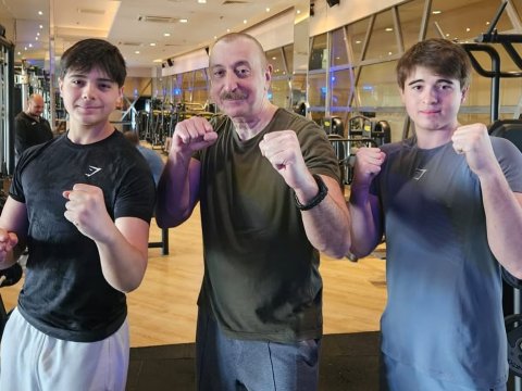 Prezident və nəvələri idman zalında - FOTOLAR