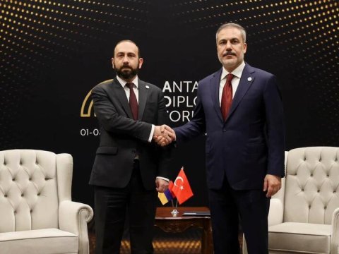Mirzoyan Fidanla danışıqlar apardı