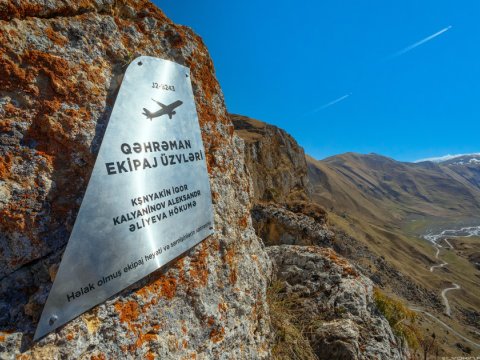 Təyyarə qəzasında həlak olanların xatirəsi əbədiləşdirildi - FOTOLAR