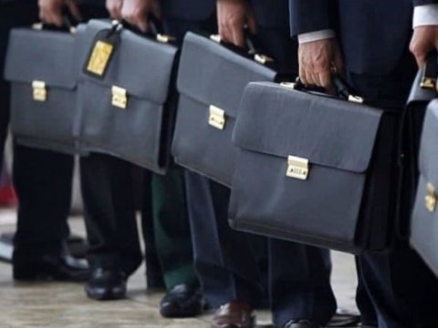 Əlcəzair Fransanın 12 diplomatını ölkədən çıxarır